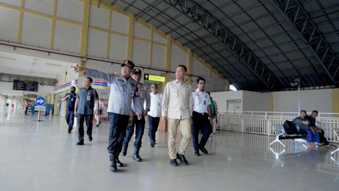 FOTO 28 Agst_Kunjungan kerja di Jawa Timur dengan meninjau Terminal Tipe A Purabaya (Bungurasih) 6