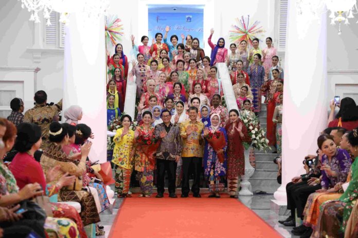 FOTO 30 Agst_Pentas budaya bertajuk Seribu Wajah Kebaya Betawi di Balairung, Balai Kota Jakarta. jakarta.go.id