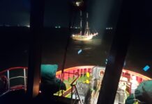 Pelindo dan KSOP Cilacap Evakuasi Kapal Misi Kemanusiaan dan Kebudayaan Arka Kinari