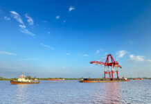 TPK Bangendang Tambah Alat Quay Container Crane