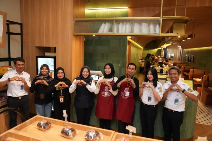 FOTO 8 Agst_Kegiatan pembekalan pengenalan lingkungan kerja Barista sahabat difabel. (dok. kaiservices) 1