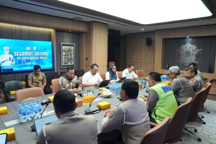 FOTO 1 Sept_Pertemuan Direktur Jenderal Perhubungan Darat Kementerian Perhubungan Aan Suhanan 1