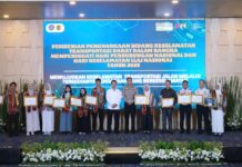 Ditjen Hubdat Beri Penghargaan Bidang Keselamatan Transportasi Darat