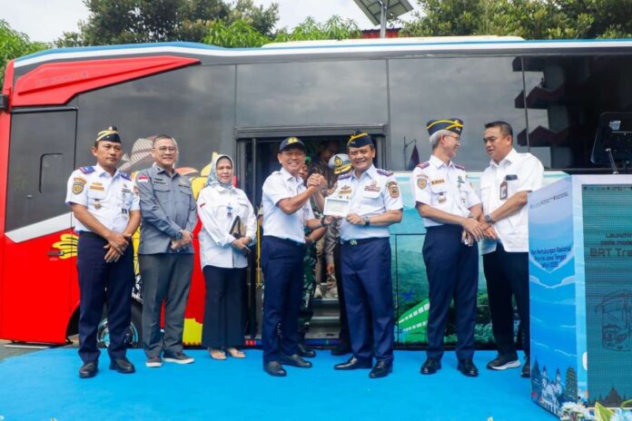 FOTO 27 Sept_Peluncuran sistem pembayaran digital untuk bus Trans Jateng pada peringatan Hari Perhubungan Nasional 2025 di Politeknik Ilmu Pelayaran (PIP) Semarang