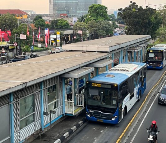 Sambut HUT Jakarta Naik LRT, MRT dan Transjakarta Jadi Rp1