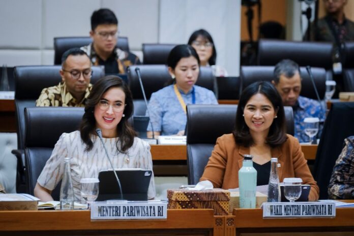 FOTO 5 Sept_menpar dan wamenpar