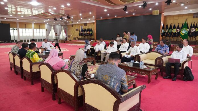 FOTO 17 Okt_Rapat Koordinasi tentang program pengembangan sistem transportasi massal perkotaan 1