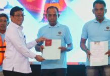 Bagikan 1.057 Life Jacket dan Terbitkan 2.120 E-Pass Kecil di Wilayah Jawa Timur