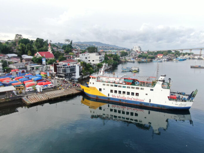 FOTO 23 Okt_Kaal penyeberangan ASDP merapat di Pelabuhan Ambon. (dok. asdp)