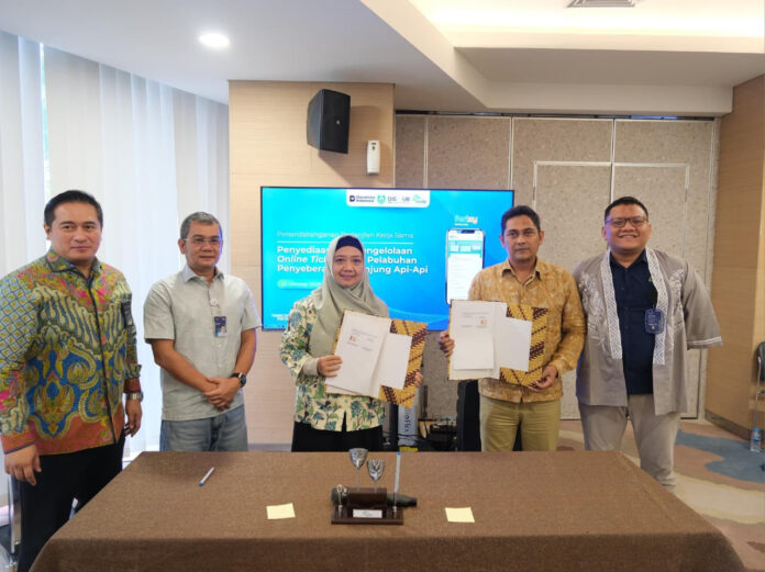 FOTO 24 Okt_Penandatanganan Perjanjian Kerja Sama tentang Penyediaan dan Pengelolaan Sistem Tiket Online di Pelabuhan Penyeberangan Tanjung Api-Api