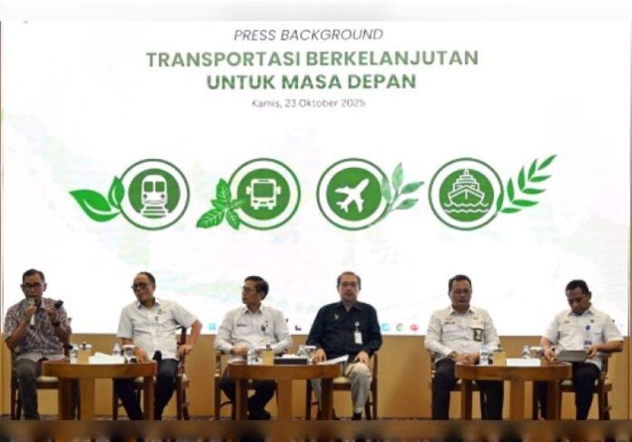 FOTO 24 Okt_Press Background bertema Transportasi Berkelanjutan untuk Masa Depan di Kantor Kementerian Perhubungan INI