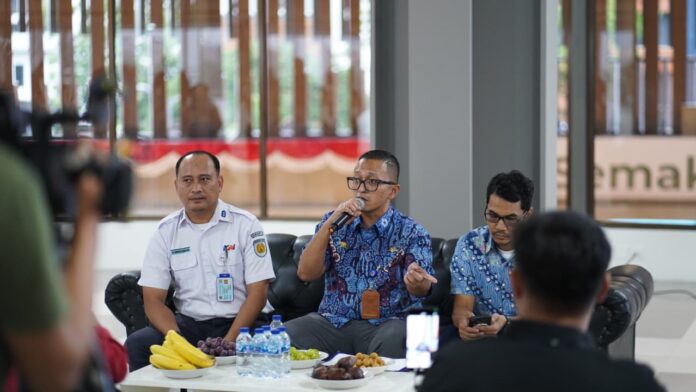 FOTO 28 Okt_kegiatan Sosialisasi Penyempurnaan Pekerjaan Stasiun Tanah Abang Tahap I.