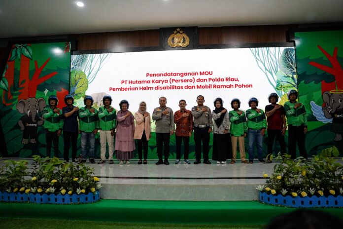 FOTO 6 Okt_Penandatanganan Nota Kesepahaman terkait Keamanan, Keselamatan, Ketertiban dan Kelancaran Lalu Lintas hutama karya