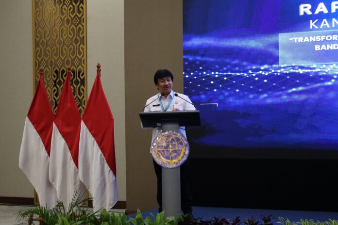 FOTO 9 Okt_Saat Direktur Jenderal Perhubungan Udara Lukman F. Laisa membuka Rapat Koordinasi Teknis (Rakornis) Kantor Otoritas Bandar Udara (KOBU).