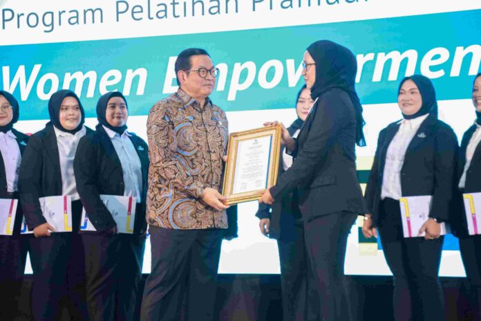 FOTO 10 Nov_Acara kelulusan program Women Empowerment, Pelatihan Mengemudi Khusus Perempuan di Aula GBK PT Transportasi Jakarta.