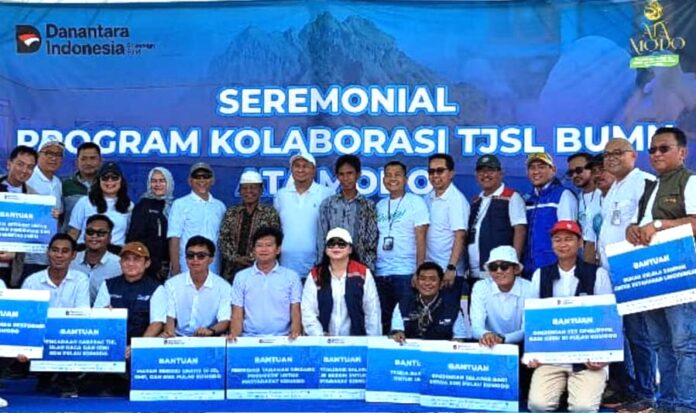 FOTO 11 Nov_Acxara di Desa Komodo INI