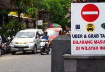 Bali Batasi Sopir Kendaraan Wisata Online