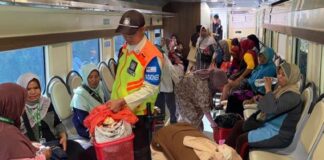 Jalur Kereta Api Barat Menggerakkan Roda Ekonomi Barat Pulau Jawa