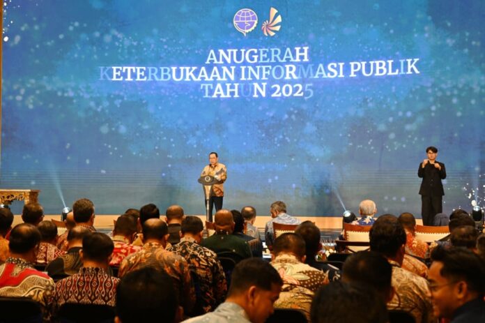 FOTO 12 Des_Anugerah Keterbukaan Informasi Publik (AKIP) 2025 di Kantor Kementerian Perhubungan Jakarta. (dok. kemenhub)