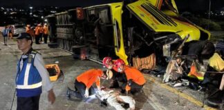 Bus Terguling Tewaskan 15 Orang Penumpang