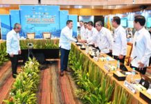 Menhub dan Seskab Kunjungi Posko Pusat Angkutan Nataru 2025/2026