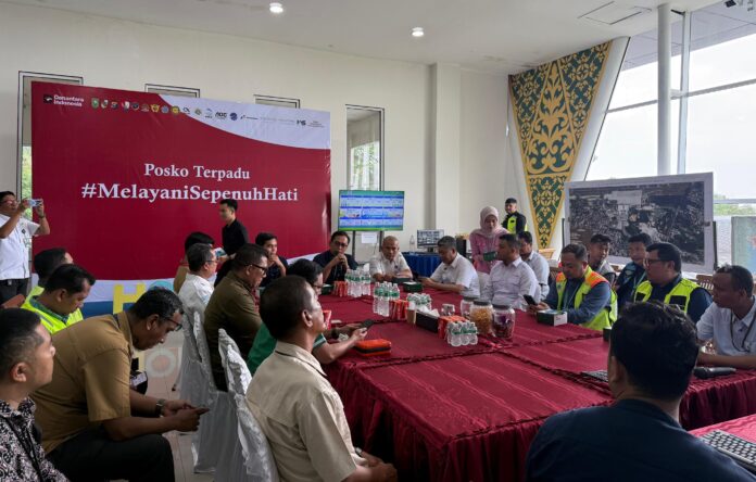 FOTO 28 Des_Pelaksanaan pengawasan langsung di Bandara Sultan Syarif Kasim II Pekanbaru. (dok. hubudkemenhub