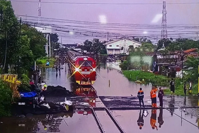FOTO 18 Jan_Jalur rel antara Stasiun Pekalongan dan Stasiun Sragi yang terendam banjir pada Sabtu (17 1 2026). (dok. kaidaopsemarang