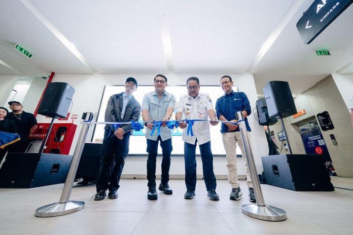 FOTO 18 Jan_(Kiri ke kanan) Kreator Tahilalats Nurfadli, Menteri Ekonomi Kreatif Teuku Riefky, Wakil Gubernur Rano Karno