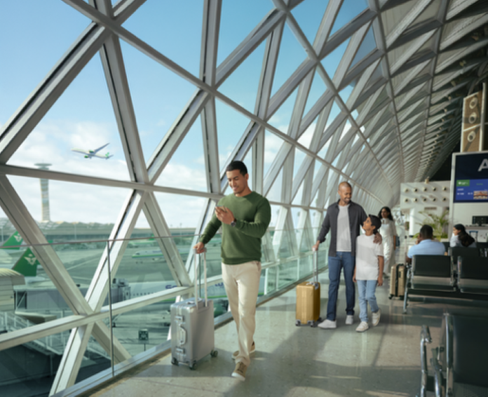 FOTO 29 Jan_Penumpang maskapai Saudia bersiap melakukan perjalanan udara. saudia