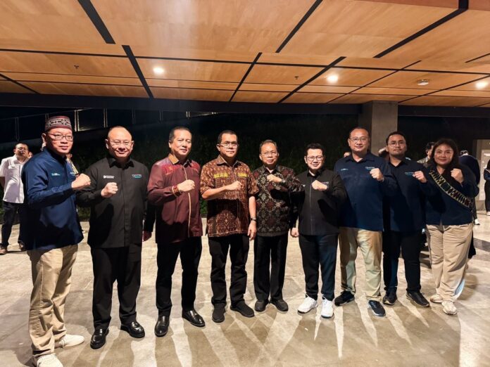 FOTO 30 Jan_Jajaran pimpinan InJourney Group dengan Gubernur Bali - NTB - NTT dan pemangku usai penandatanganan Perjanjian Kerja Sama Regional Bali - Nusra