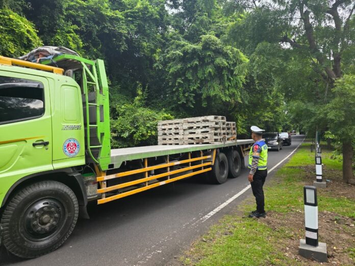 FOTO 15 Maret_Kendaraan jenis truk melintas saat periode Angkutan Lebaran 2026. dok. kemenhub 1