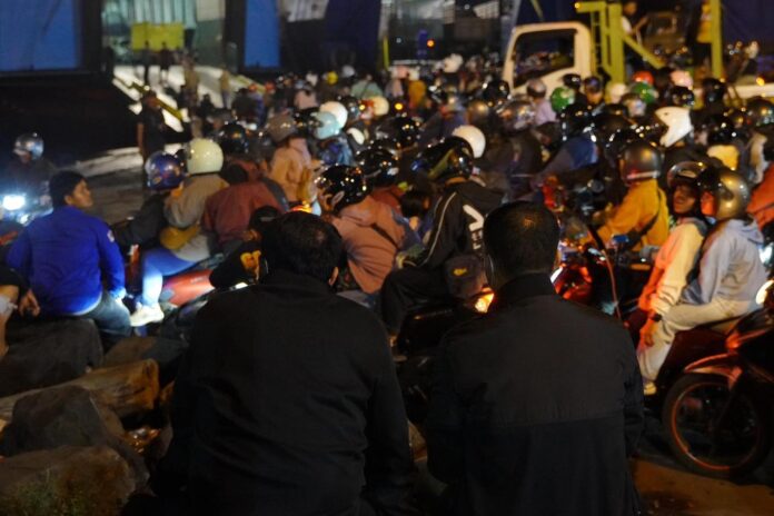 FOTO 16 Maret_Kepadatan kendaraan yang terjadi di jalur menuju Pelabuhan Penyeberangan Gilimanuk saat mudik Lebaran 2026. kemenhub