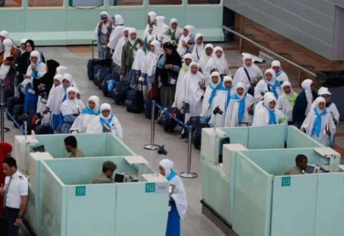 FOTO 2 Maret_Jemaah Umrah di bagian Imigrasi Bandara Arab Saudi (dok. himpuh)