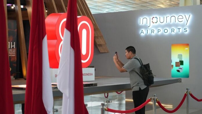 FOTO 28 Maret_Instalasi di soekarno-hatta