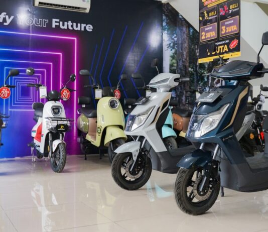 Pemprov Jabar Tetap Tarik Pajak Kendaraan Listrik