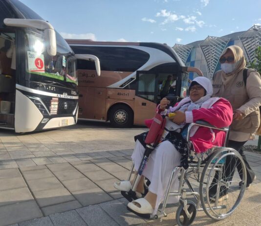 Layanan Berlapis Petugas Haji di Bandara Bandara Pangeran Mohammad bin Abdulaziz