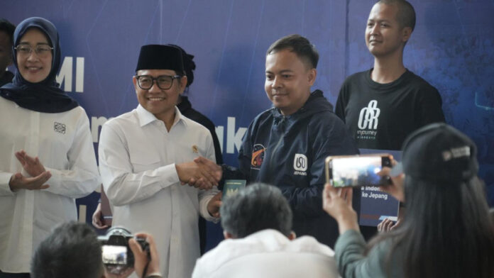 FOTO 4 April_Menteri Koordinator Bidang Pemberdayaan Masyarakat melepas keberangkatan tahap pertama 200 PMI ke Jepang dari Bandara Soekarno-Hatta. istgimewa