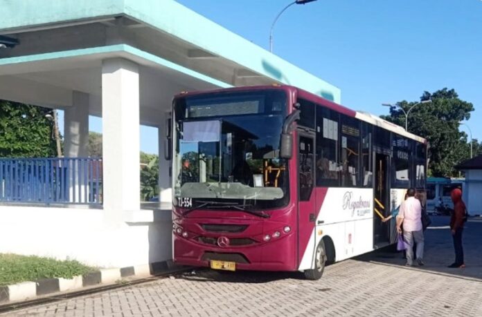 FOTO 9 April_Seluruh rute Royaltrans mulai pertengahan April 2026 resmi dilengkapi fitur pemesanan kursi (booking seat). transjakarta 3