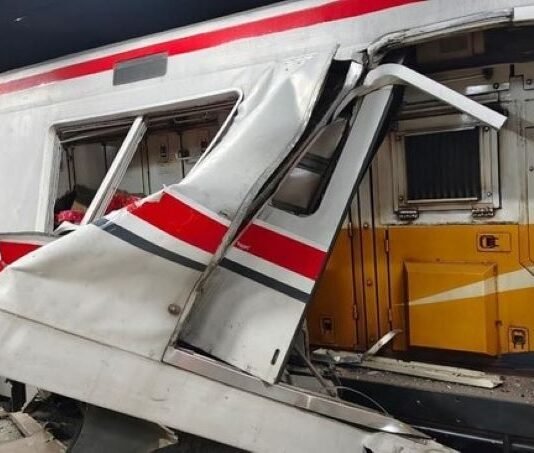 KNKT Investigasi Penyebab Tabrakan Maut KA Argo Bromo Anggrek vs KRL