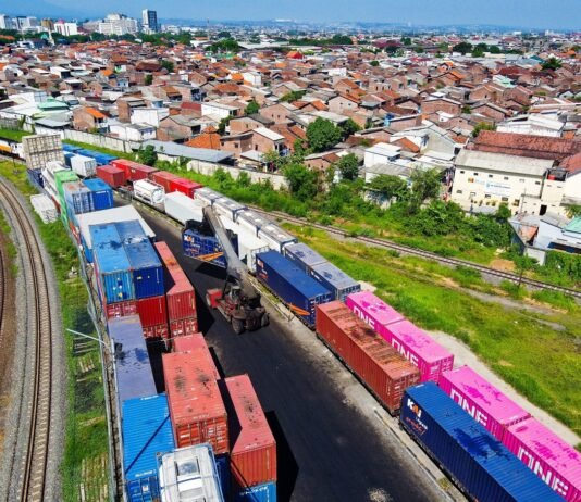 KAI Logistik Siap Tingkatkan Kapasitas Angkut Peti Kemas Ke Semarang