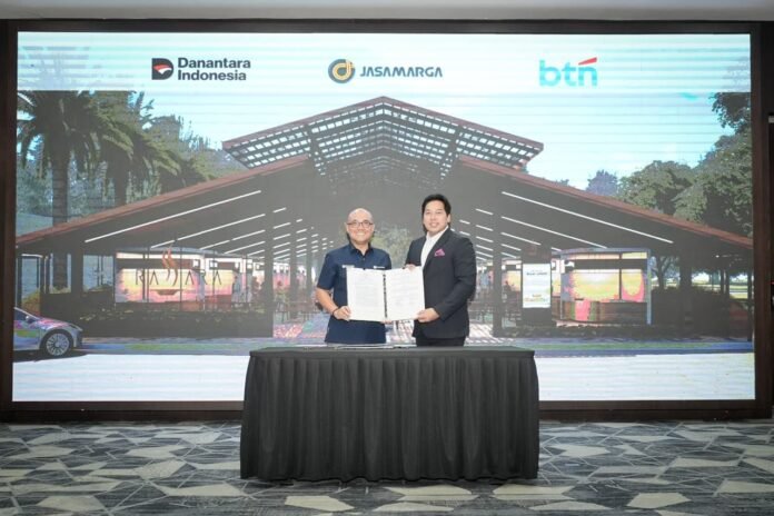 FOTO 21 Mei_PT Jasa Marga (Persero) Tbk. berkolaborasi dengan PT Bank Tabungan Negara (Persero) Tbk. dengan penandatanganan Nota Kesepahaman di Menara BTN, Jakarta.