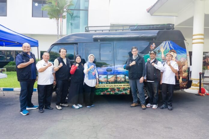 FOTO 1 Juni_Airbus S.A.S. bekerja sama dengan Indonesia Indah Foundation dan MEGAMIND project
