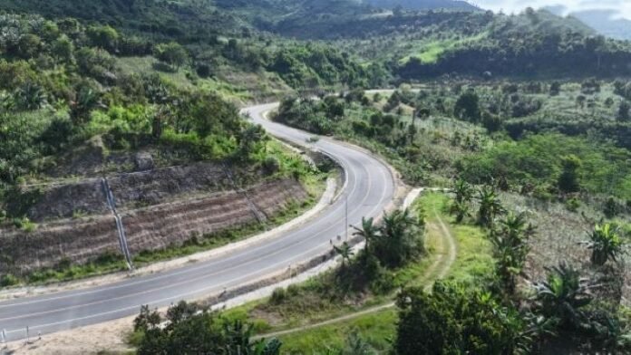 FOTO 13 Juni_Ruas Jalur Pantai Selatan (Pansela) atau Jalur Lintas Selatan (JLS) di Kabupaten Tulungagung, Jawa Timur. (dok. pu.go.id)