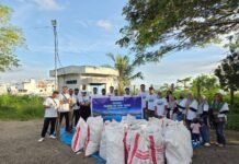 ASDP Bersihkan 13 Ton Sampah Laut dan Pesisir