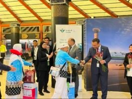 Penerbangan Perdana Kepulangan Bawa 391 Jemaah Haji Kloter JKG-01 Tiba di Tanah Air