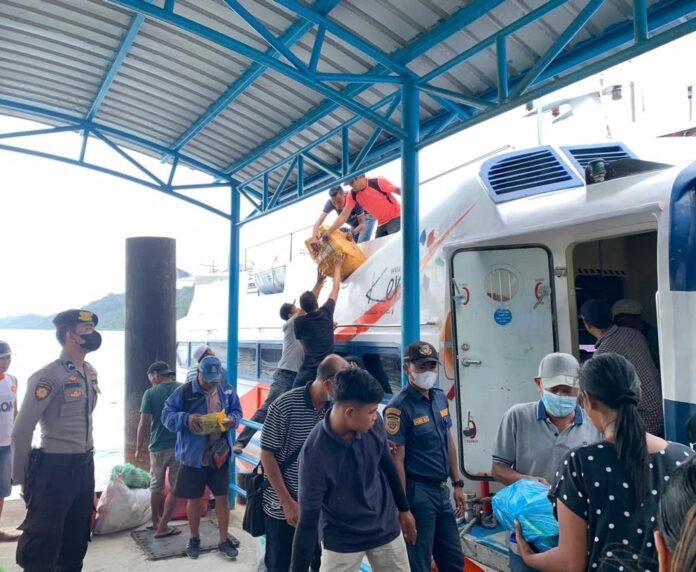 FOTO 20 Juni_Aktivitas di Pelabuhan Senayang, Provinsi Kepulauan Riau. (dok. polreslingga.id)