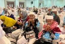Penerbangan 121.301 Jemaah dan Petugas Haji Tiba di Tanah Air
