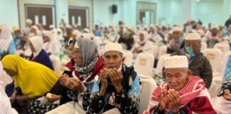 Penerbangan 121.301 Jemaah dan Petugas Haji Tiba di Tanah Air