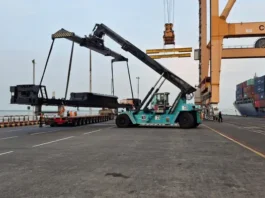TPS Jadi Hub Pengiriman Locomotive Platform Produksi PT INKA ke Australia