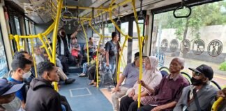 Dua Dekade Rp 3.500: Implikasi Multidimensi Rencana Penyesuaian Tarif Transjakarta